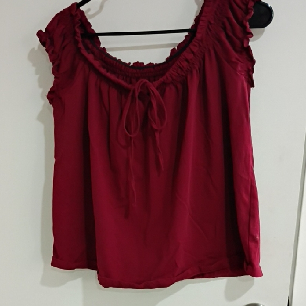 Source Unknown Burgundy Ruffled Short Sleeve Top
